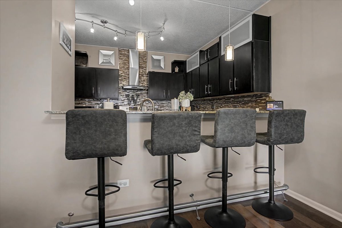 6420 Double Eagle Drive #501, Woodridge, IL 60517