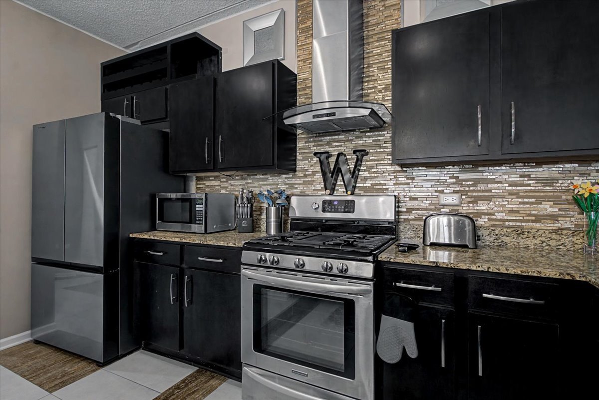 6420 Double Eagle Drive #501, Woodridge, IL 60517