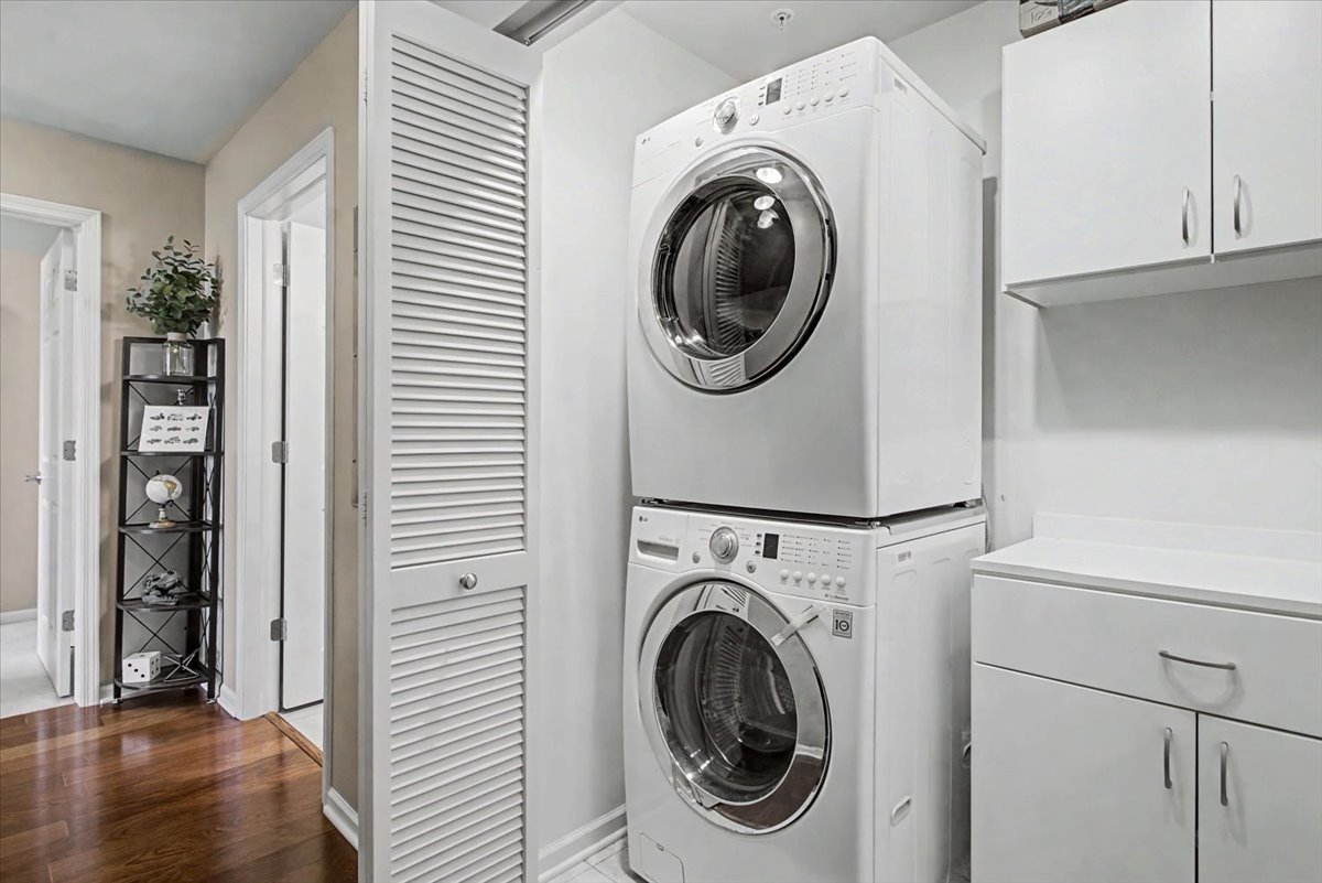 6420 Double Eagle Drive #501, Woodridge, IL 60517