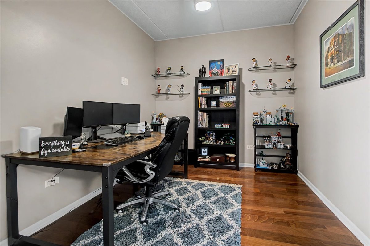 6420 Double Eagle Drive #501, Woodridge, IL 60517