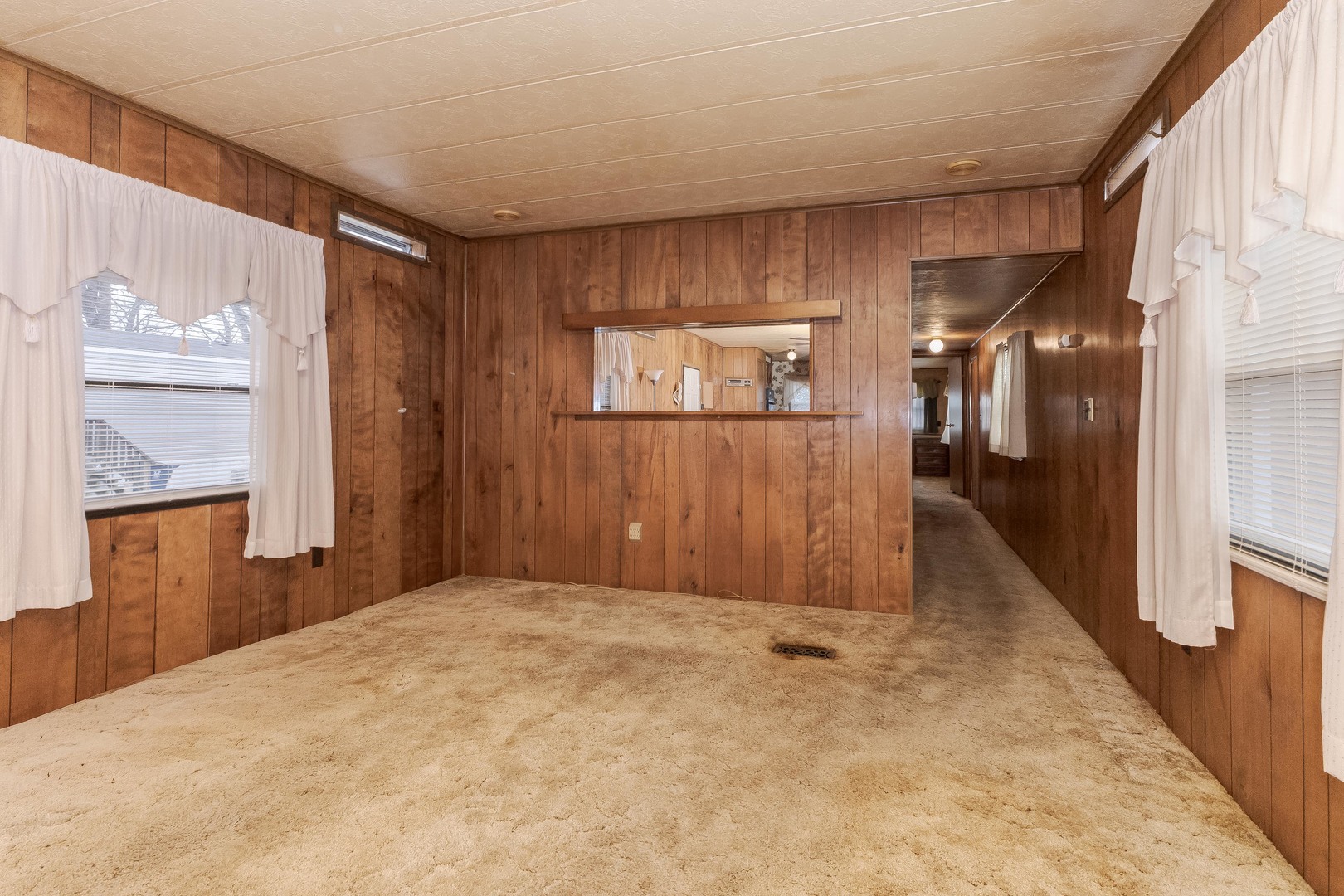 7 Oak Valley Road, Bloomington, IL 61704