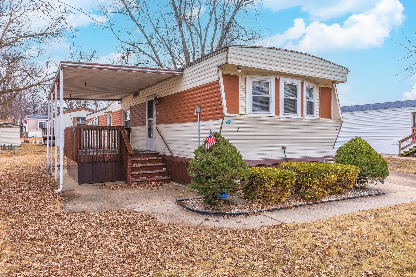 7 Oak Valley Road, Bloomington, IL 61704