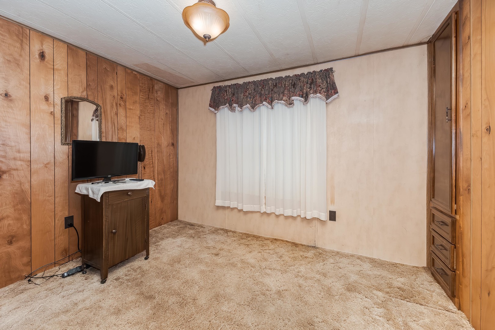 7 Oak Valley Road, Bloomington, IL 61704