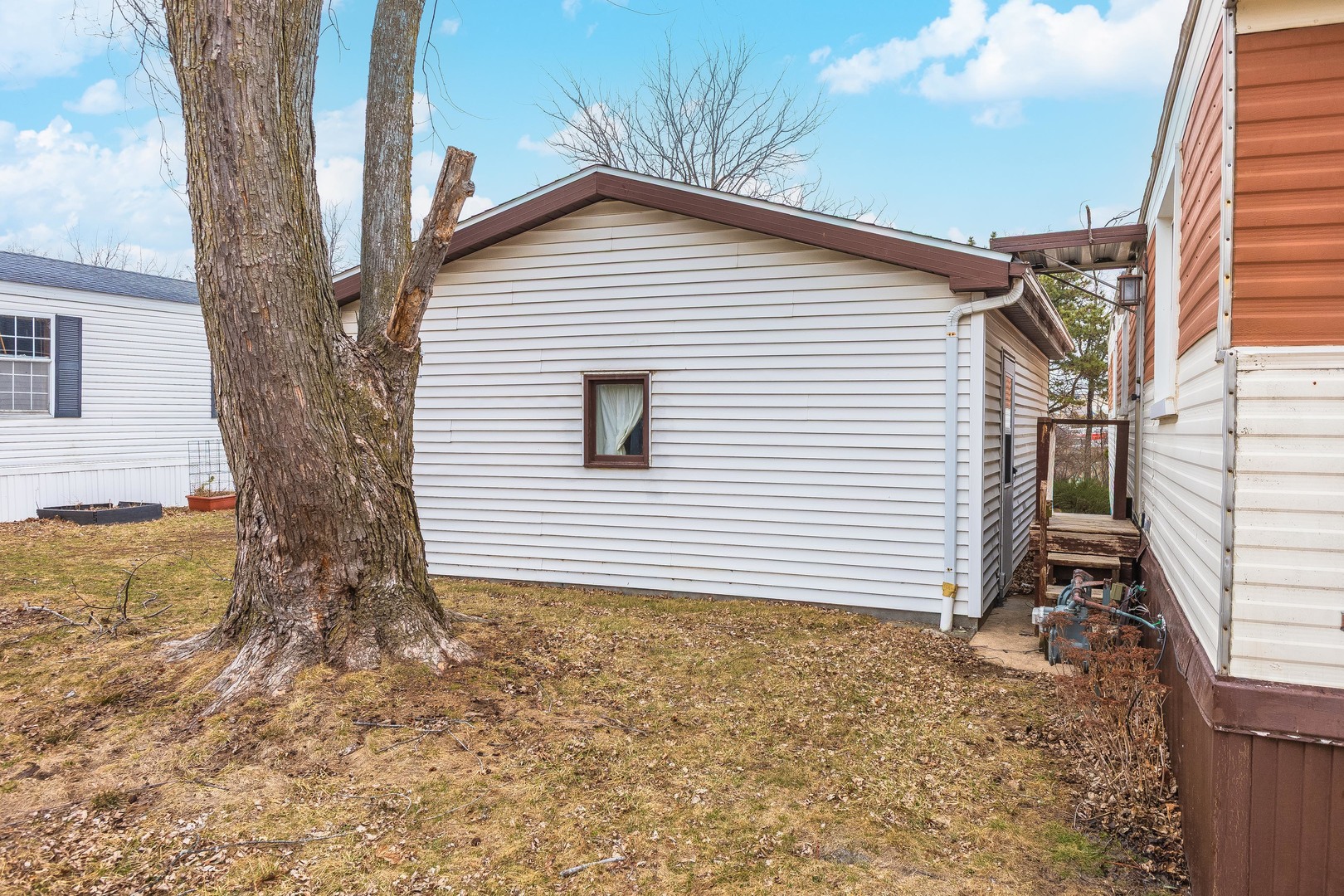 7 Oak Valley Road, Bloomington, IL 61704