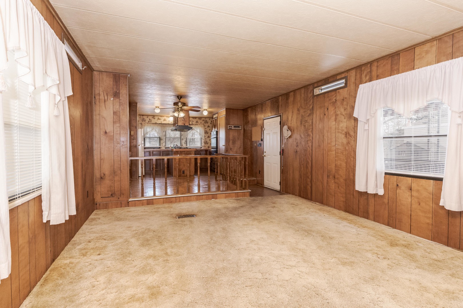 7 Oak Valley Road, Bloomington, IL 61704