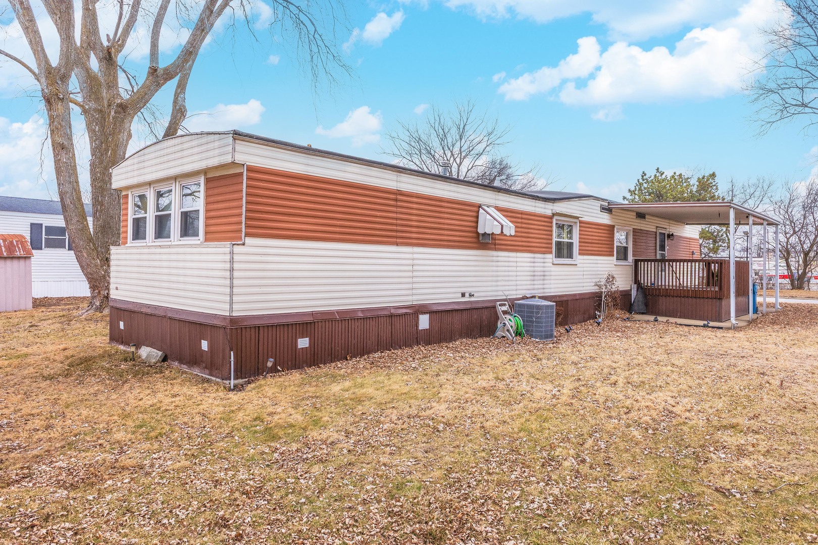 7 Oak Valley Road, Bloomington, IL 61704