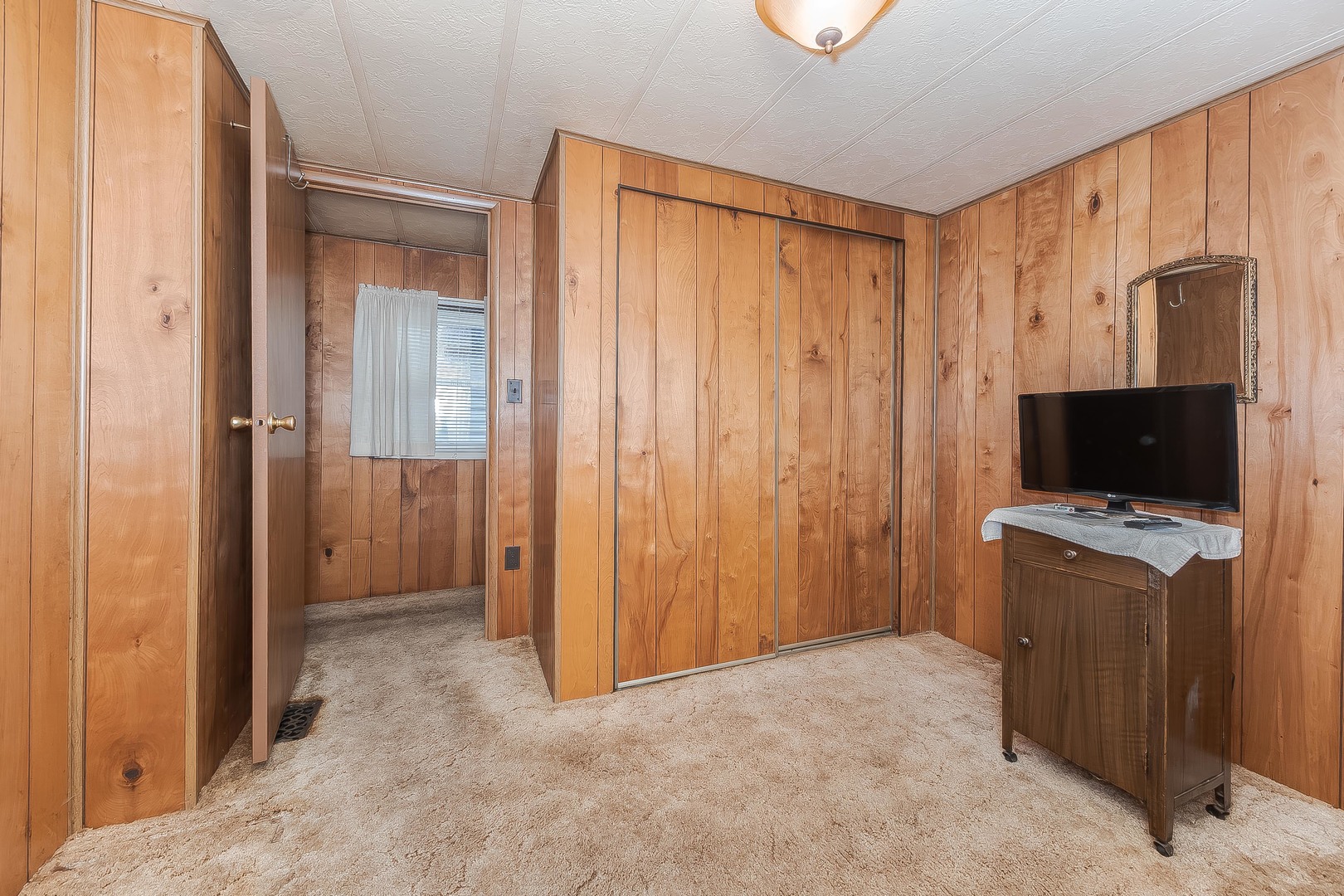 7 Oak Valley Road, Bloomington, IL 61704