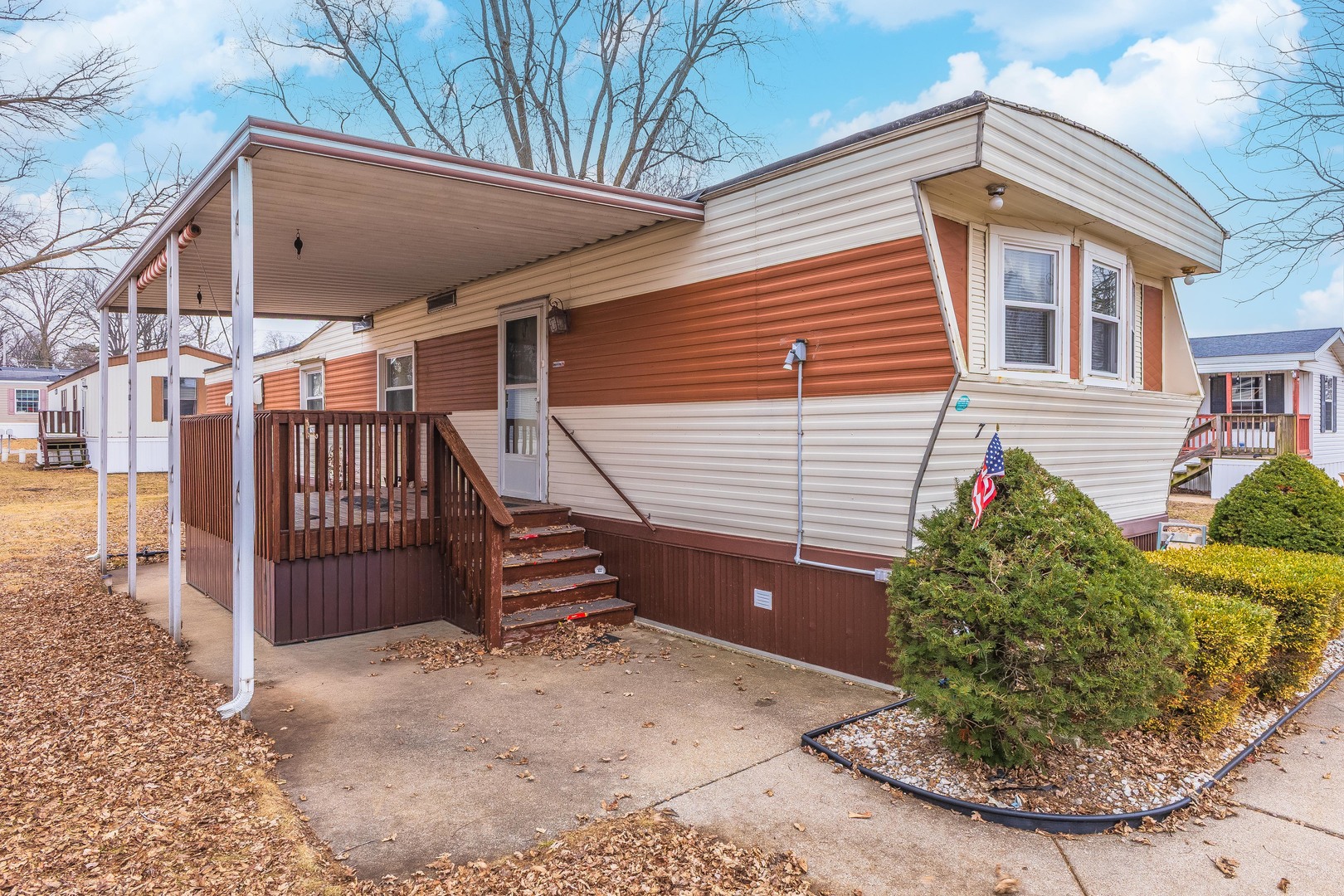 7 Oak Valley Road, Bloomington, IL 61704