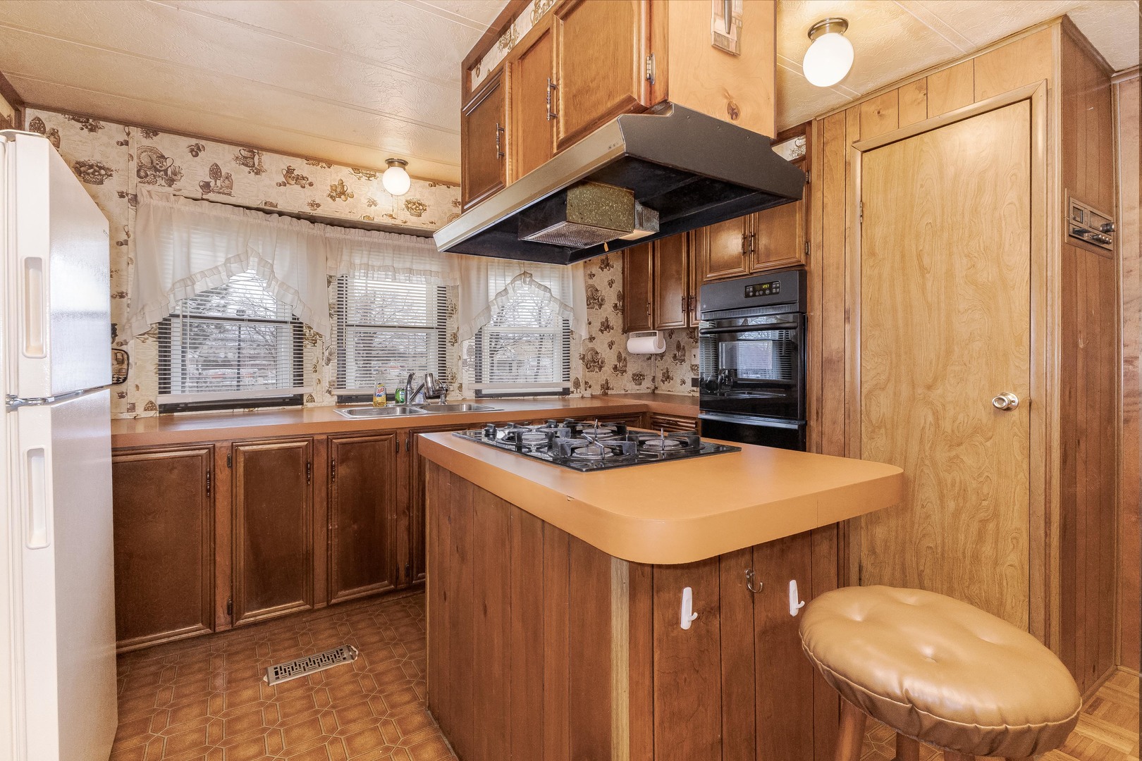 7 Oak Valley Road, Bloomington, IL 61704