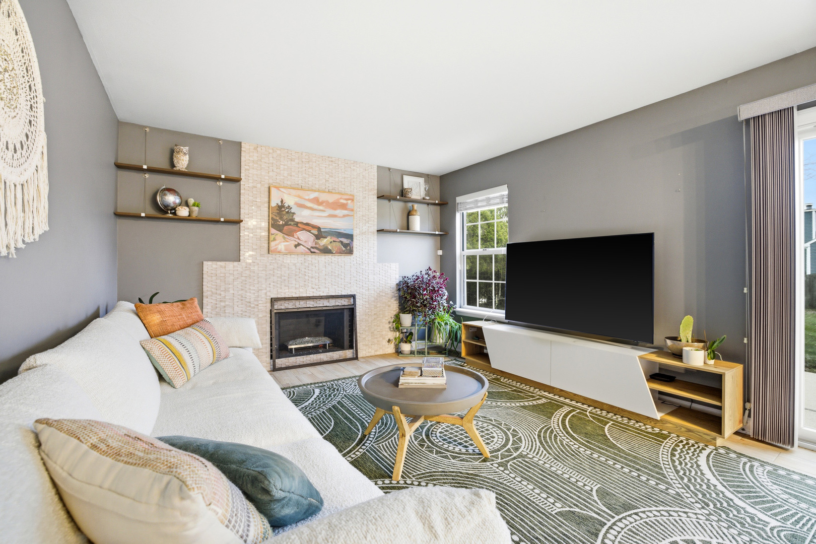 1360 Rose Avenue, Carol Stream, IL 60188