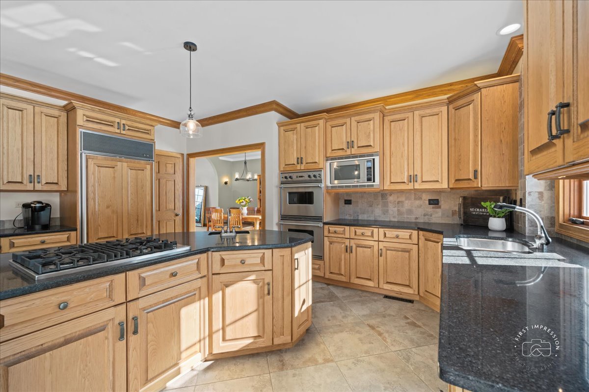 7N224 Whispering Trail, St. Charles, IL 60175