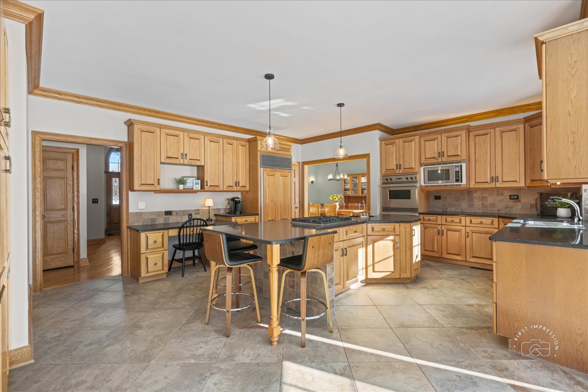 7N224 Whispering Trail, St. Charles, IL 60175