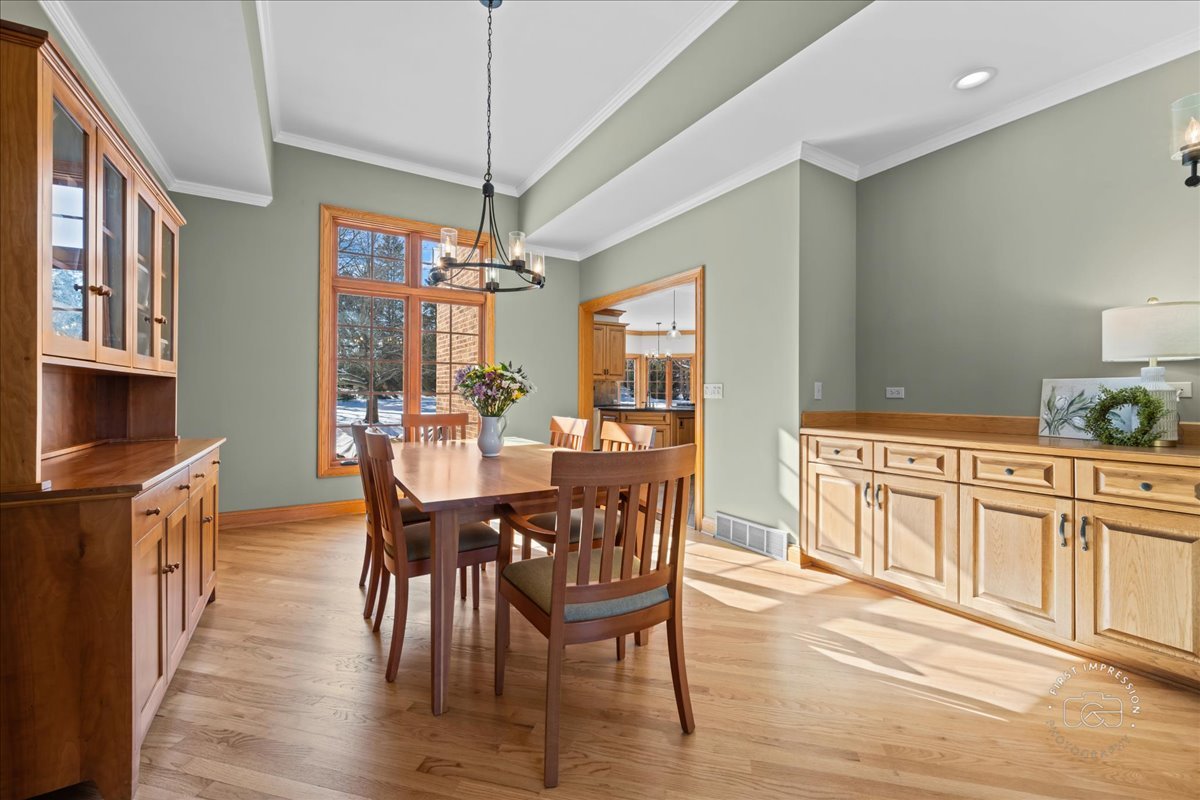 7N224 Whispering Trail, St. Charles, IL 60175