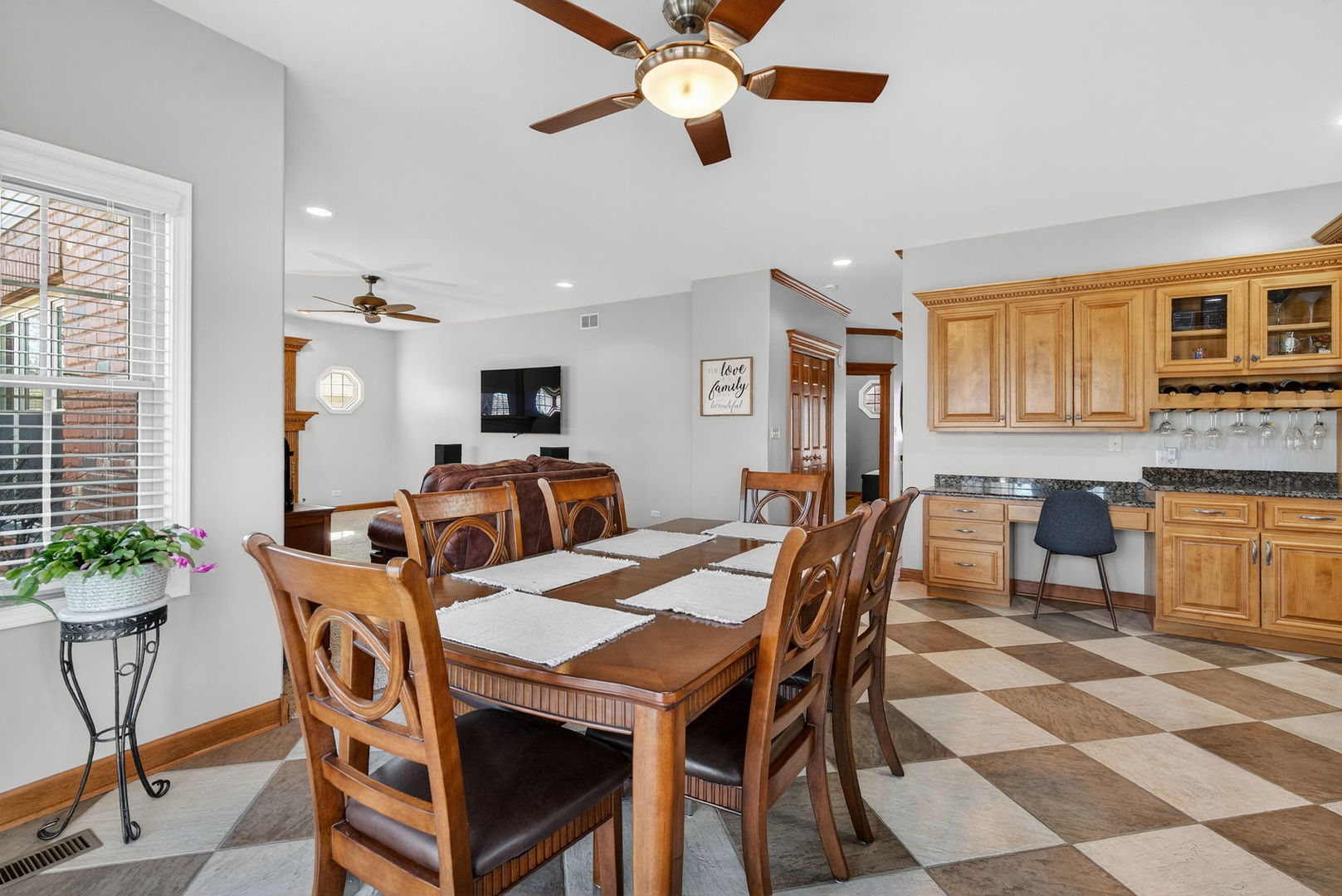 714 Joanne Drive, Minooka, IL 60447