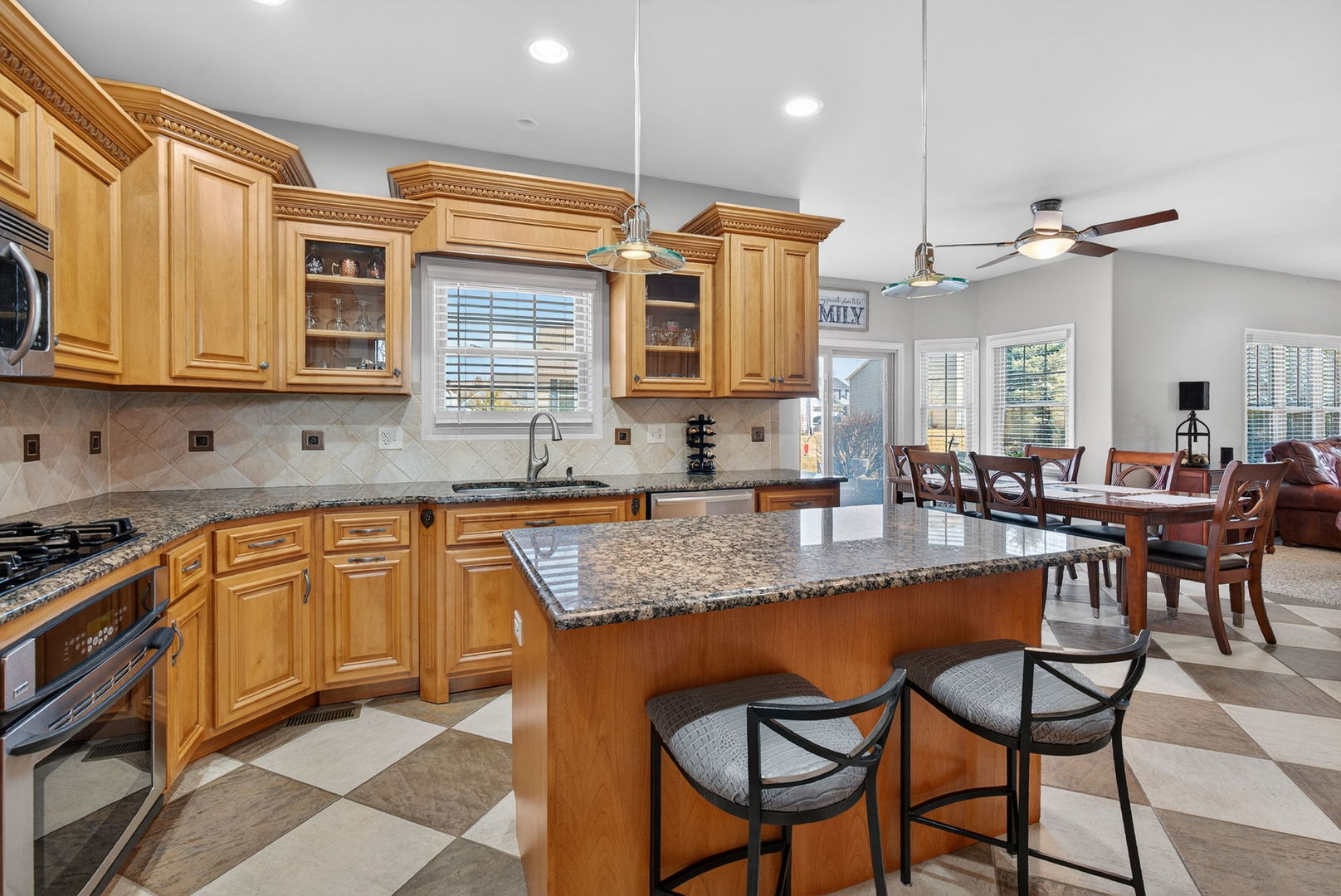 714 Joanne Drive, Minooka, IL 60447