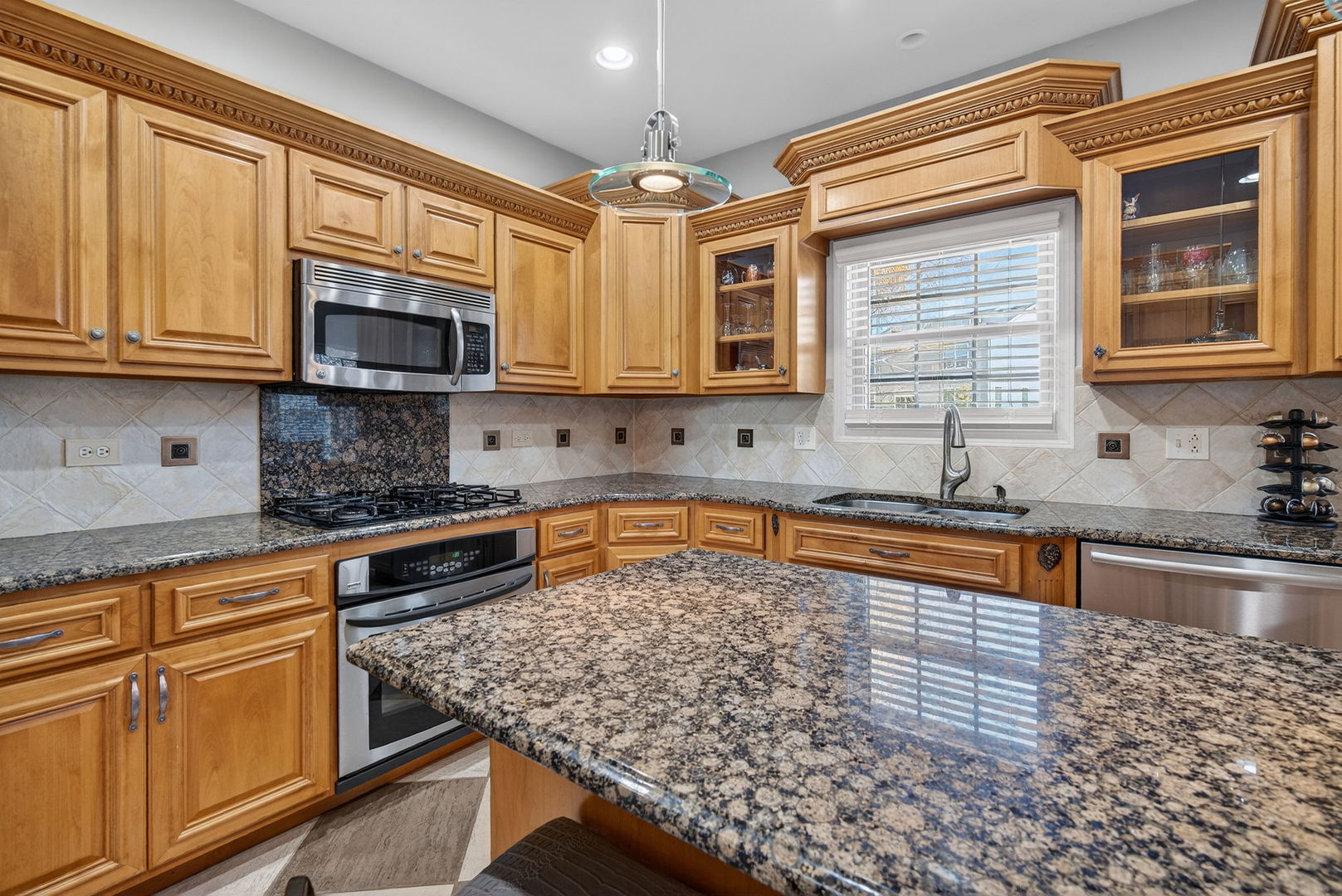 714 Joanne Drive, Minooka, IL 60447