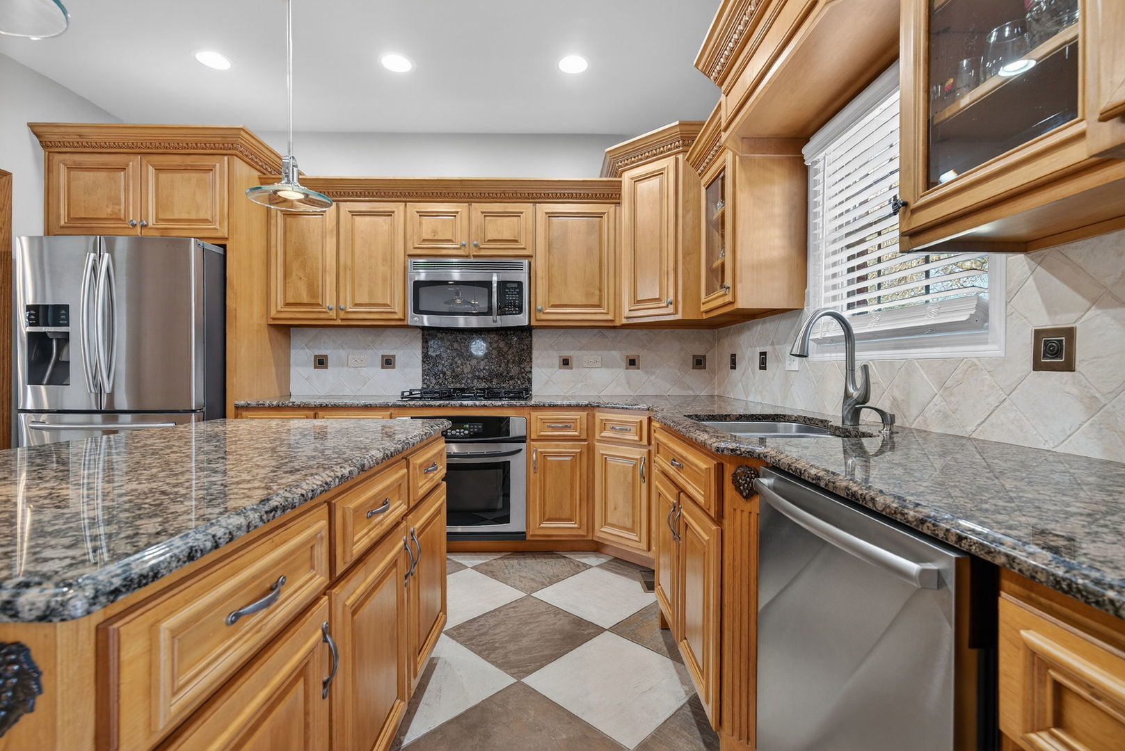 714 Joanne Drive, Minooka, IL 60447