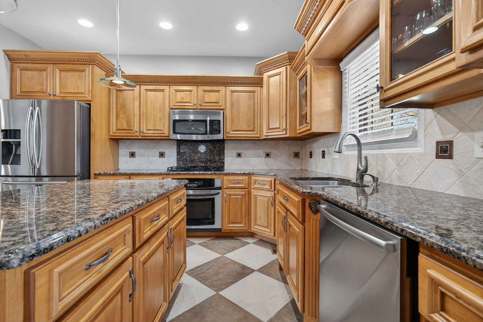 714 Joanne Drive, Minooka, IL 60447