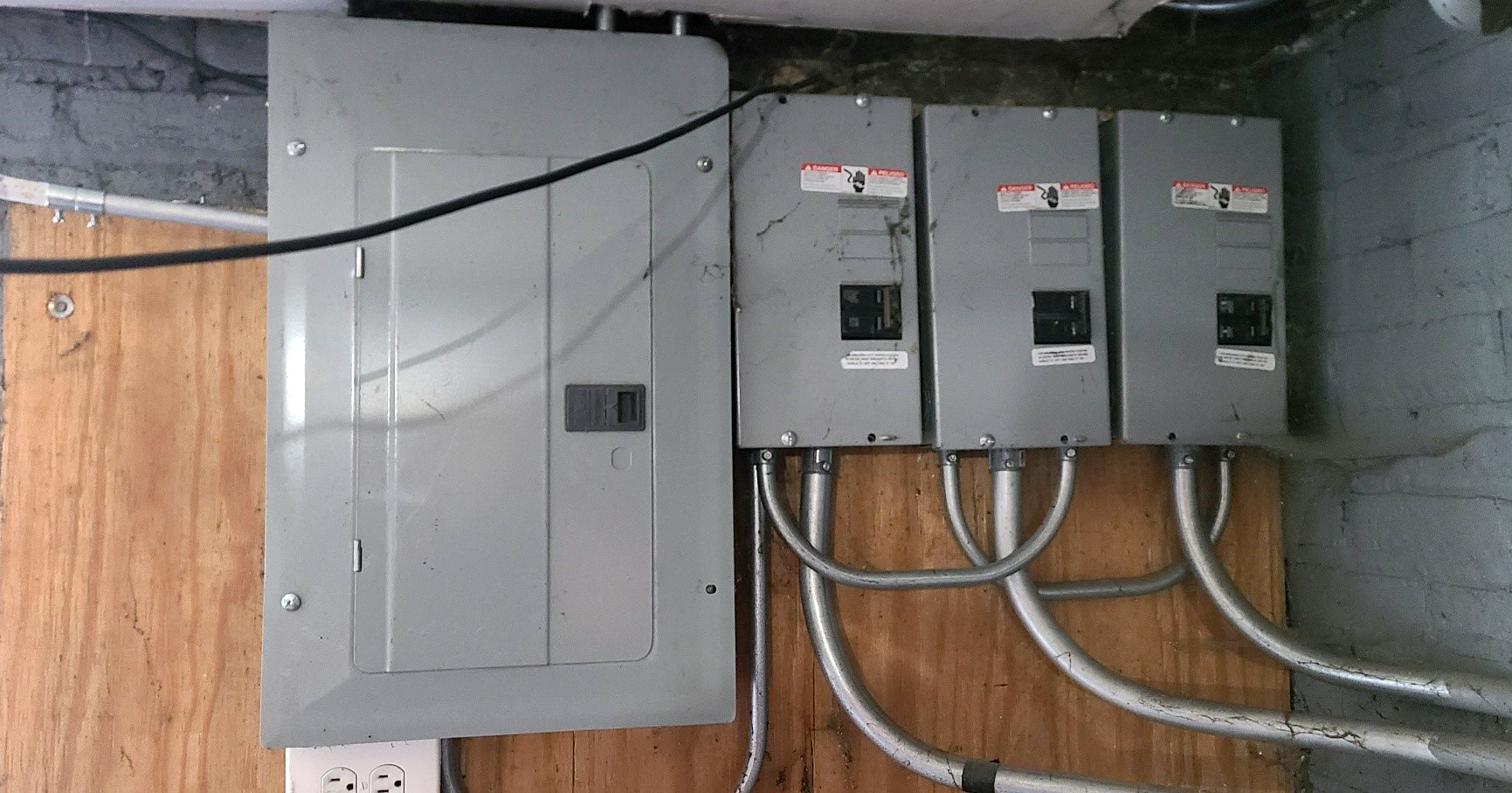 6551 N Sacramento Avenue, Chicago, IL 60645