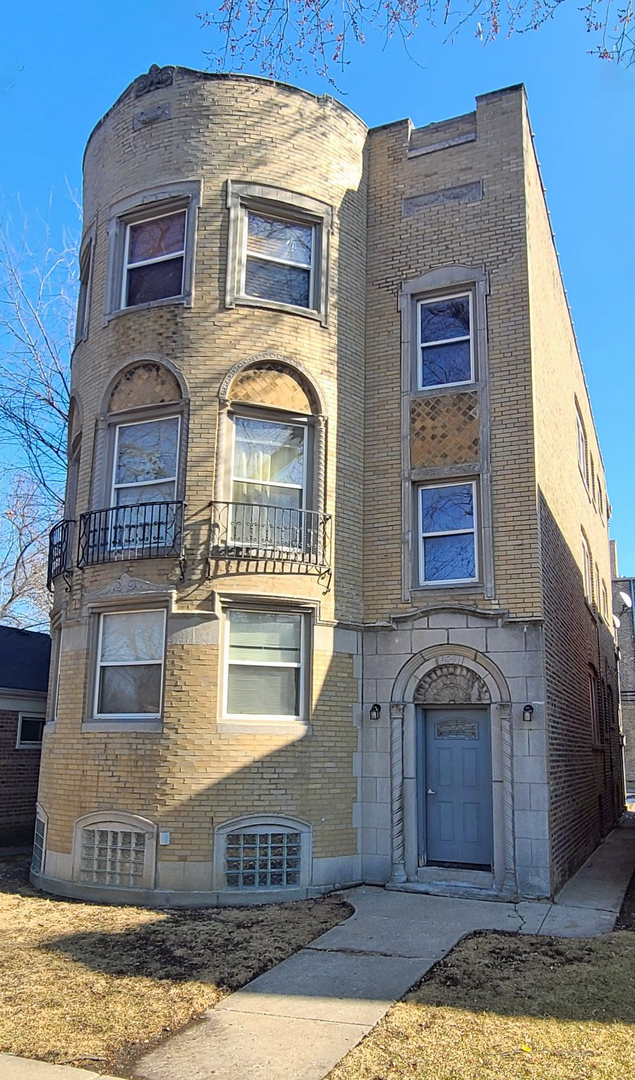 6551 N Sacramento Avenue, Chicago, IL 60645