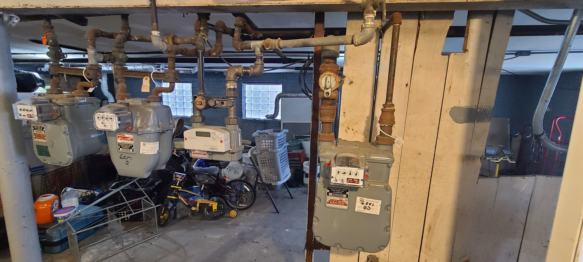 6551 N Sacramento Avenue, Chicago, IL 60645