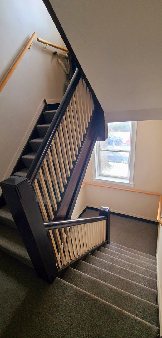 6551 N Sacramento Avenue, Chicago, IL 60645