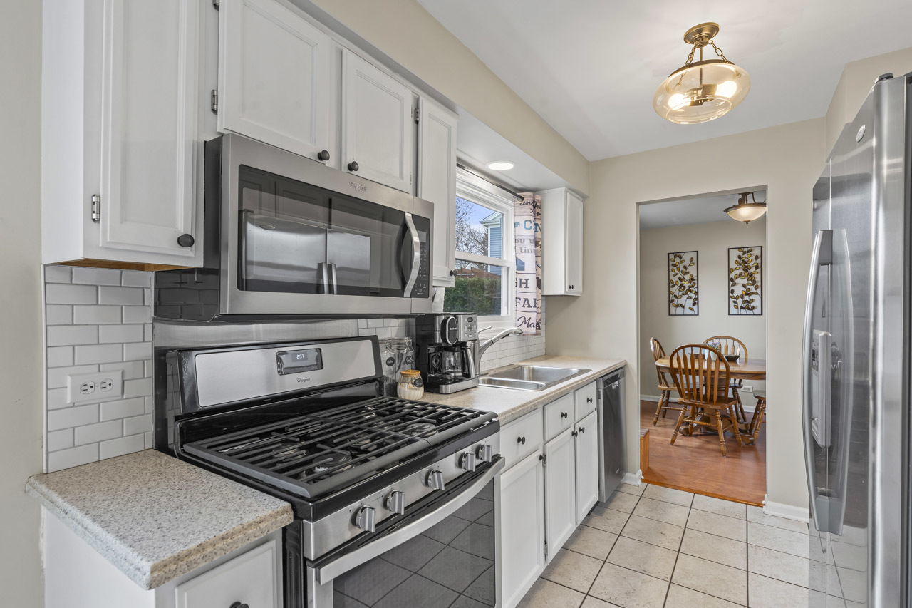 593 Covered Bridge Drive, Elgin, IL 60124