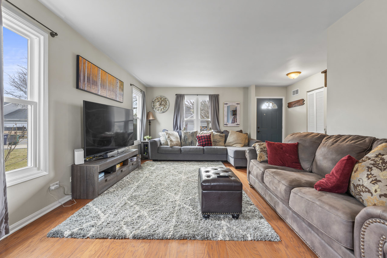 593 Covered Bridge Drive, Elgin, IL 60124