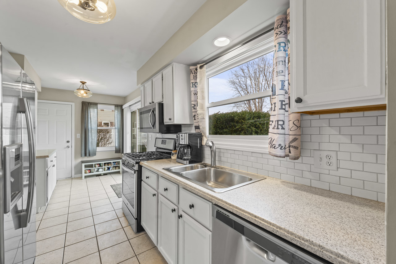 593 Covered Bridge Drive, Elgin, IL 60124