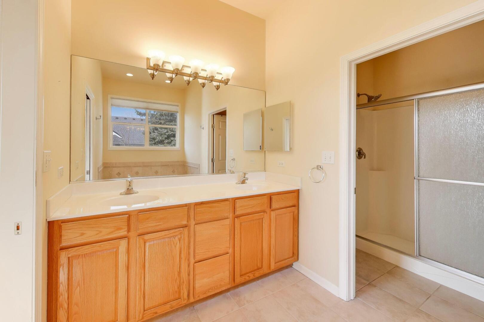 15N866 Meadow Court, Hampshire, IL 60140