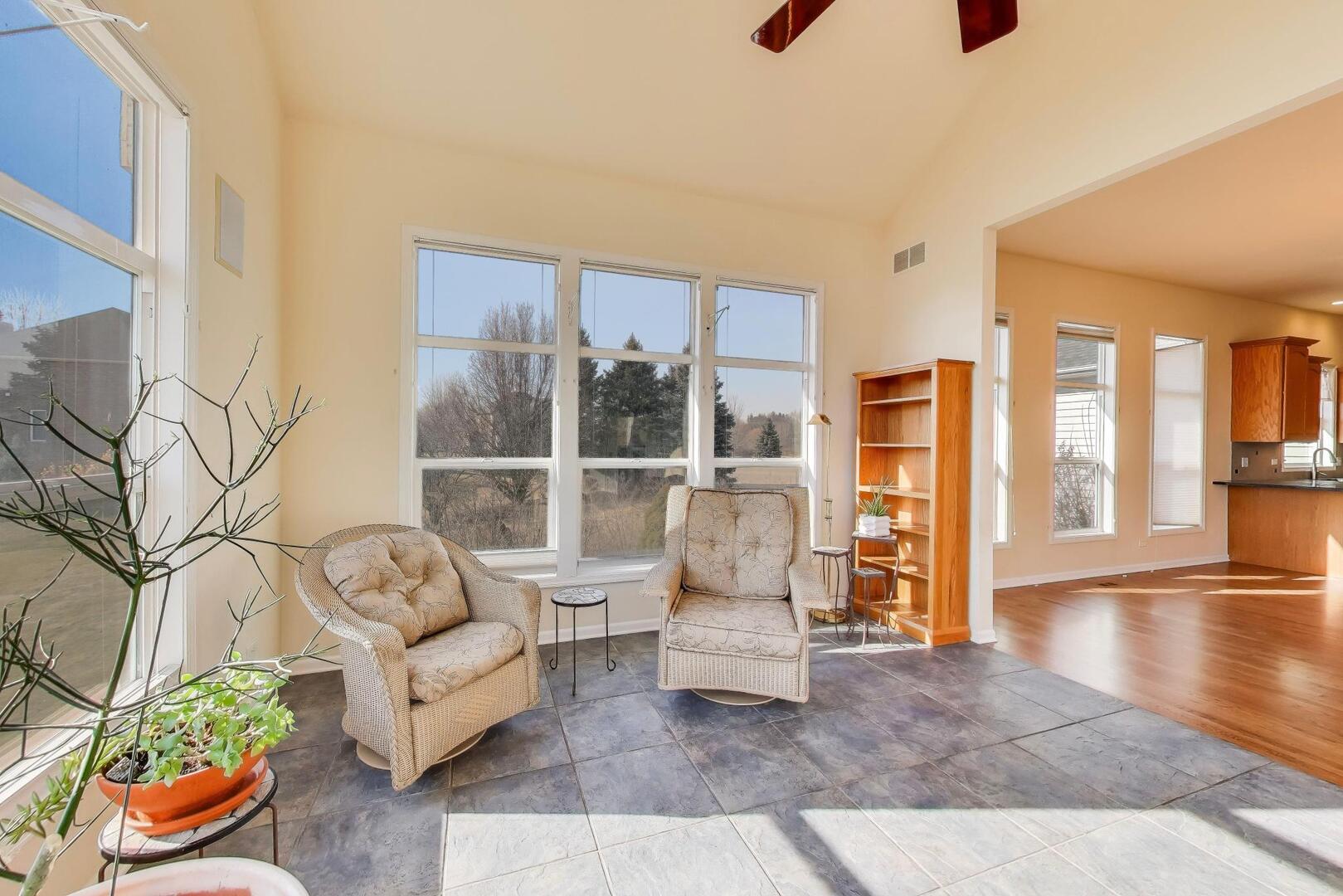 15N866 Meadow Court, Hampshire, IL 60140