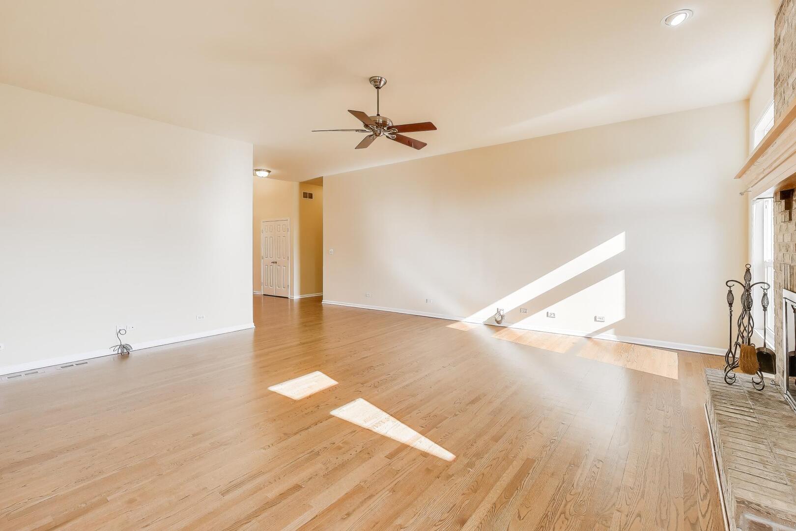 15N866 Meadow Court, Hampshire, IL 60140