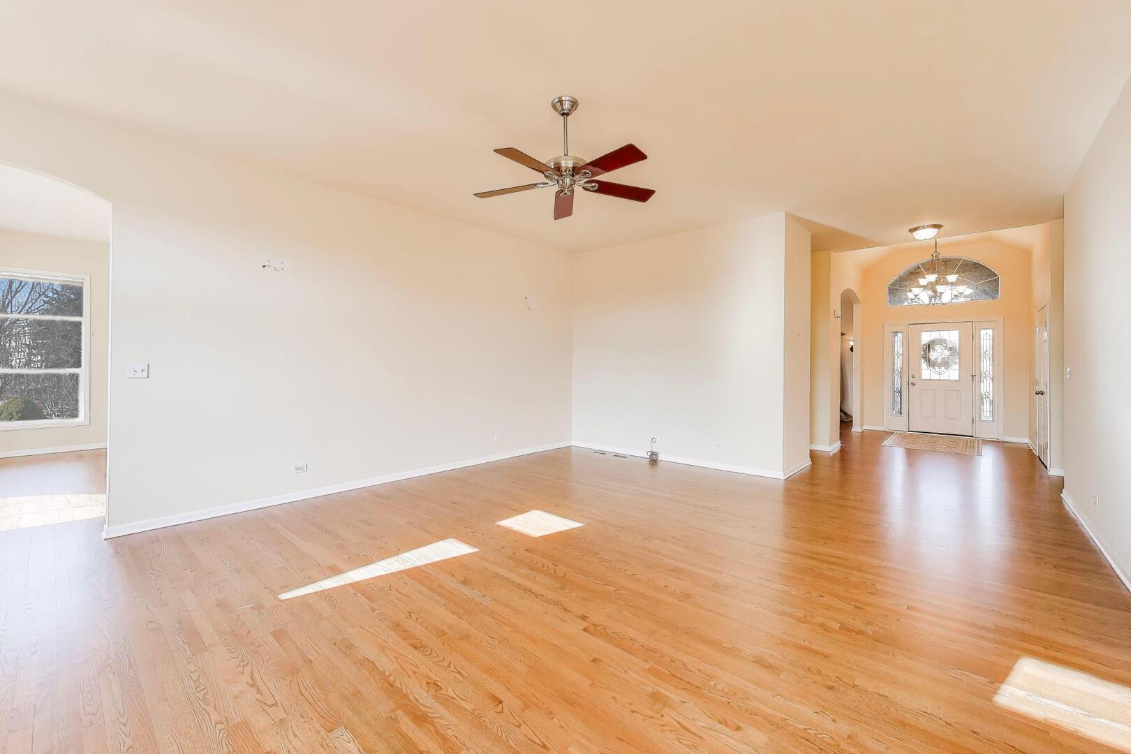 15N866 Meadow Court, Hampshire, IL 60140