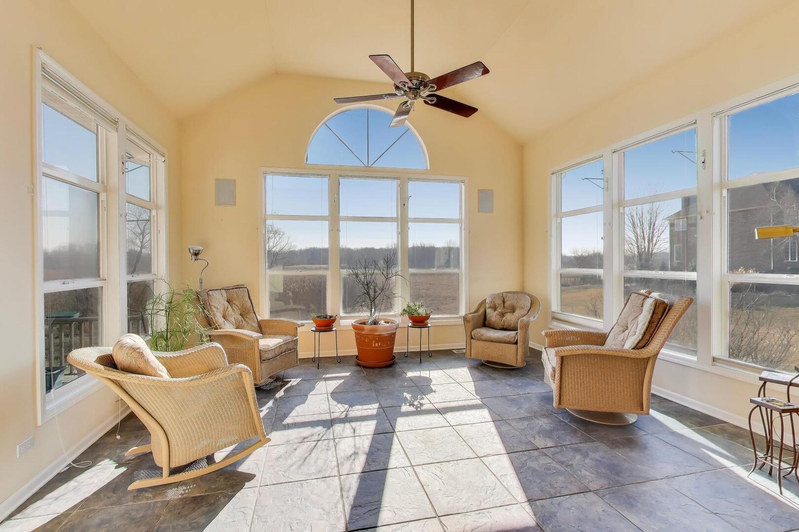 15N866 Meadow Court, Hampshire, IL 60140