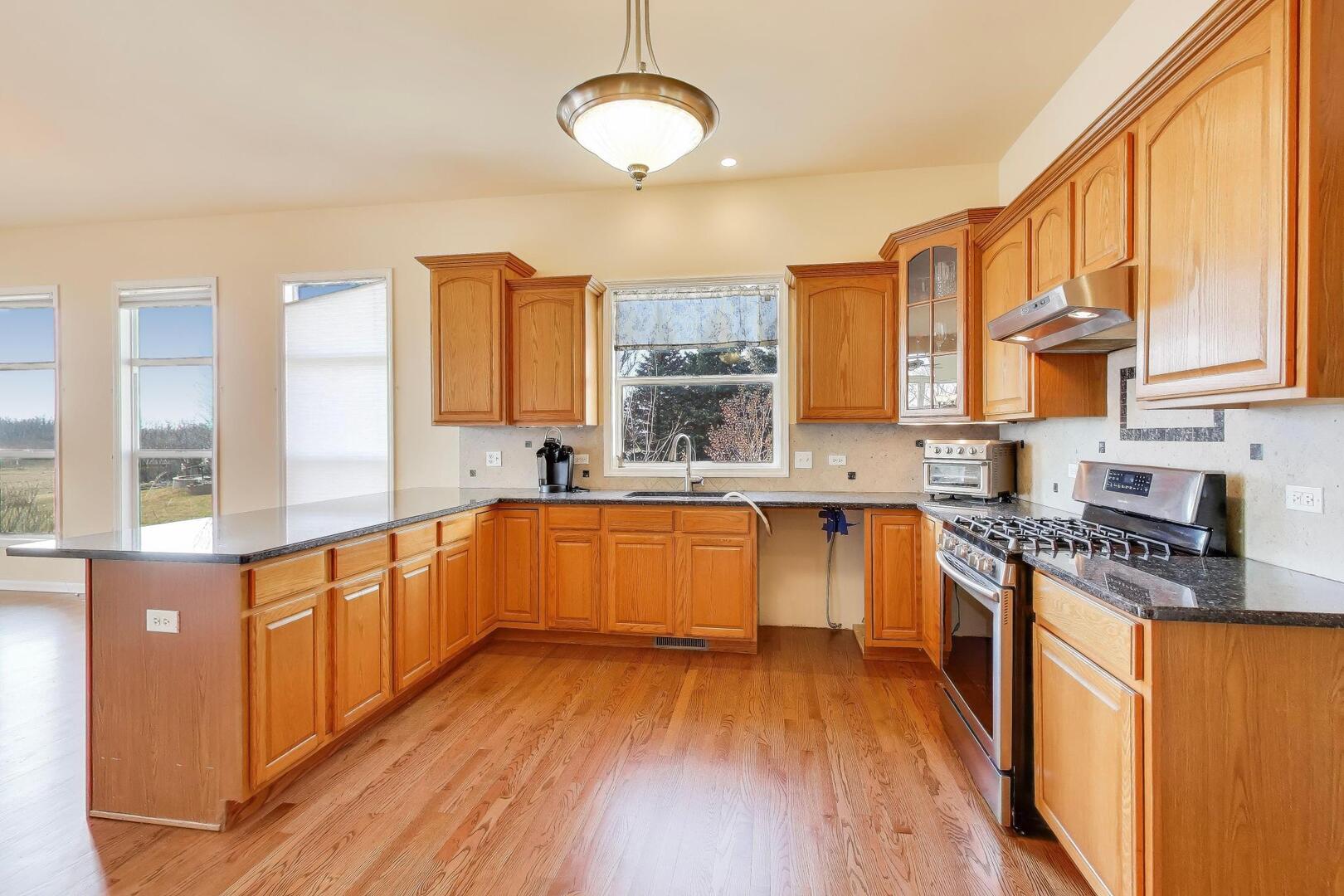 15N866 Meadow Court, Hampshire, IL 60140