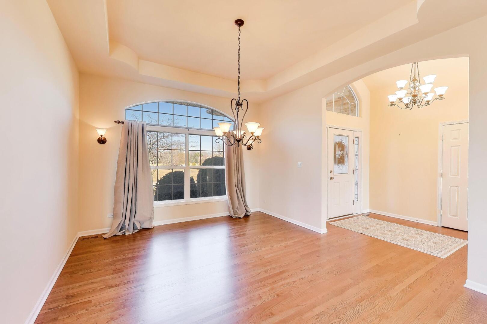 15N866 Meadow Court, Hampshire, IL 60140