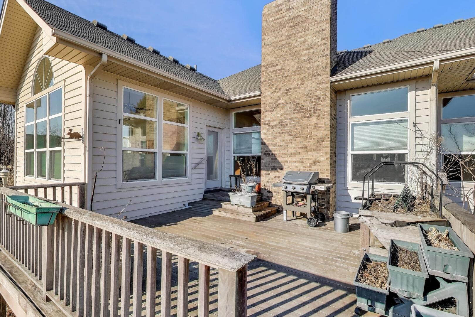 15N866 Meadow Court, Hampshire, IL 60140