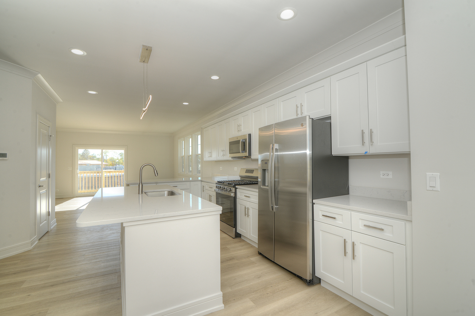 214 Walnut Street #E, Bensenville, IL 60106