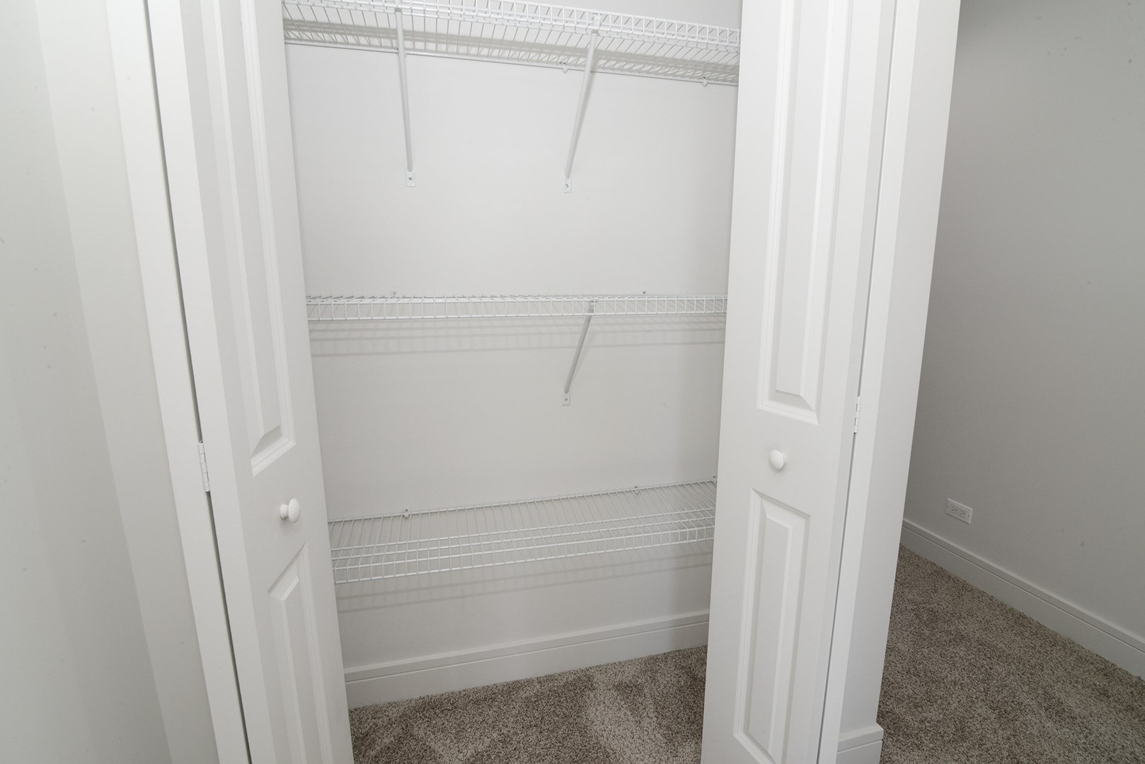 214 Walnut Street #E, Bensenville, IL 60106