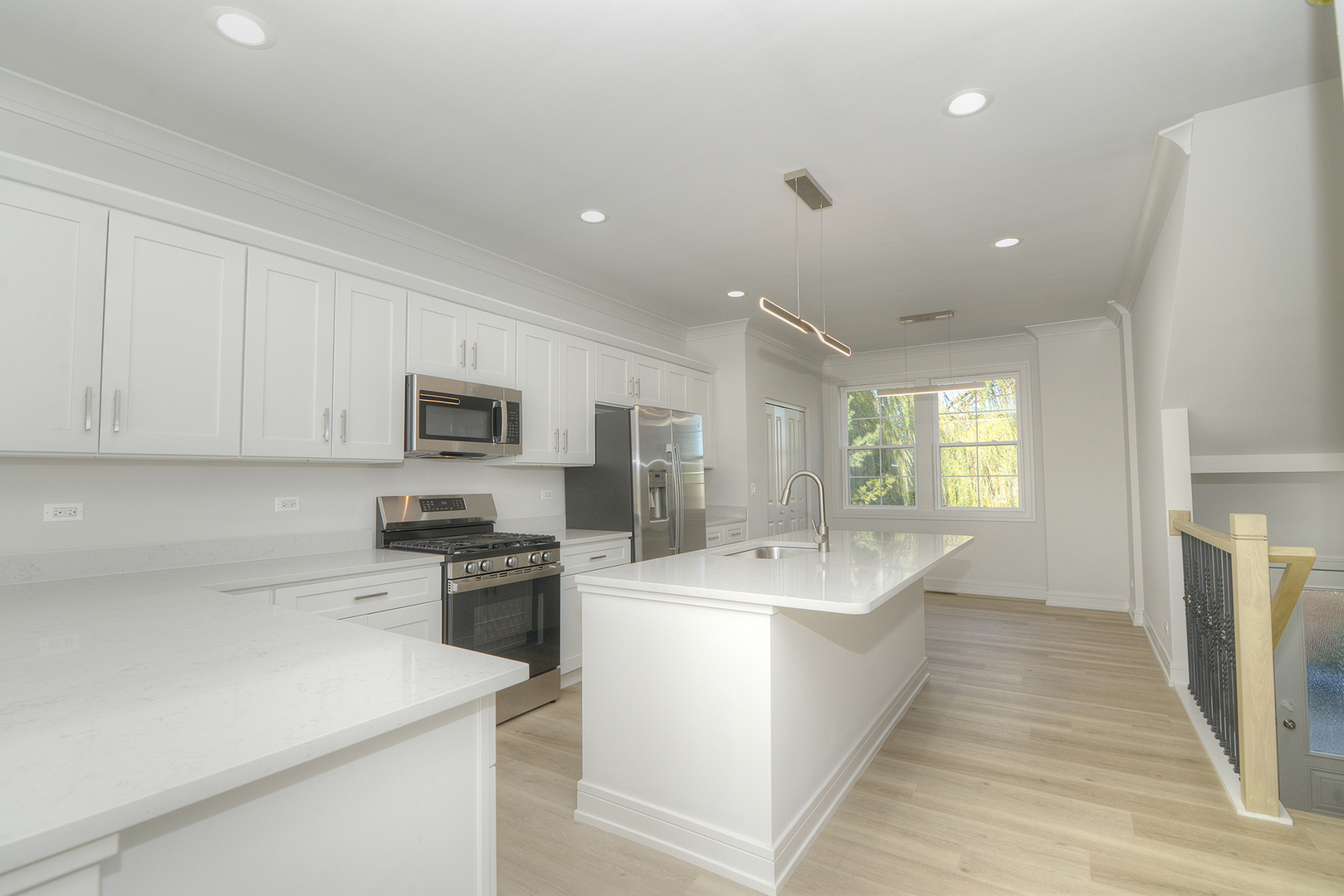 214 Walnut Street #E, Bensenville, IL 60106