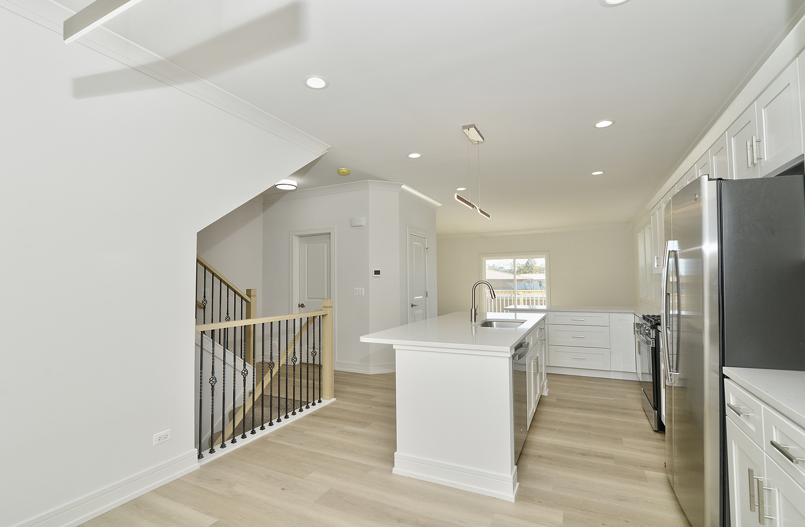 214 Walnut Street #E, Bensenville, IL 60106