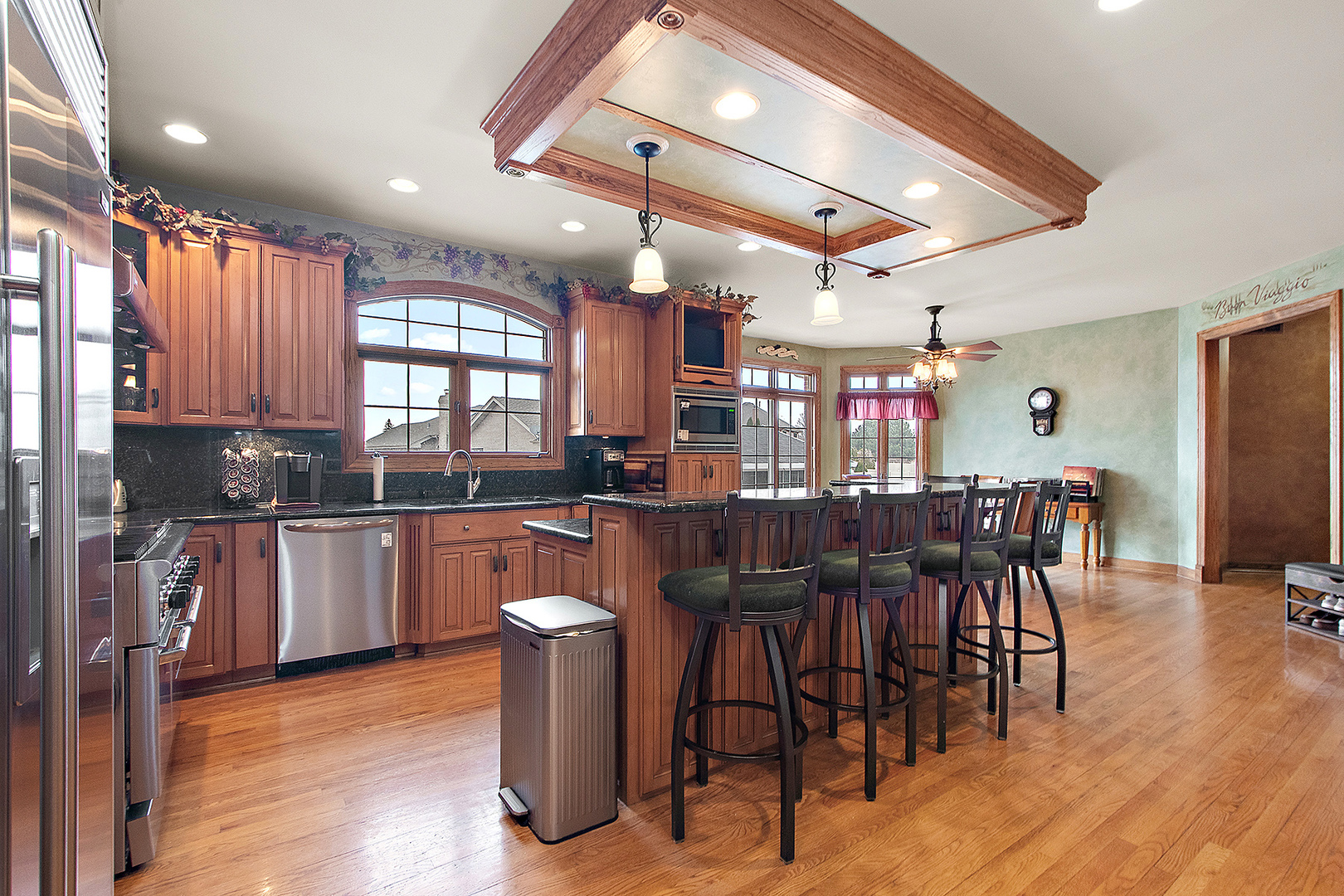 7832 Joliet Drive, Tinley Park, IL 60477