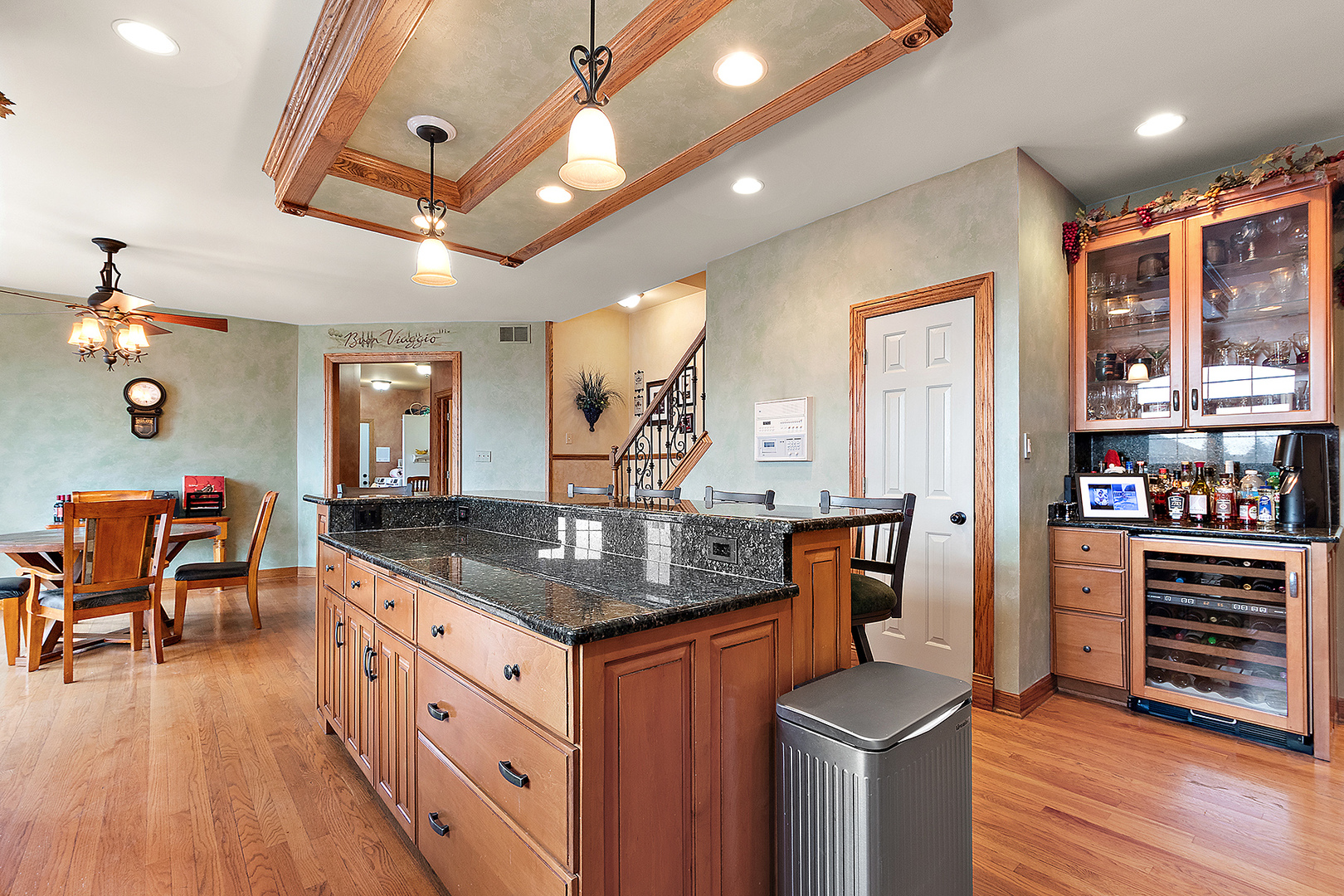 7832 Joliet Drive, Tinley Park, IL 60477