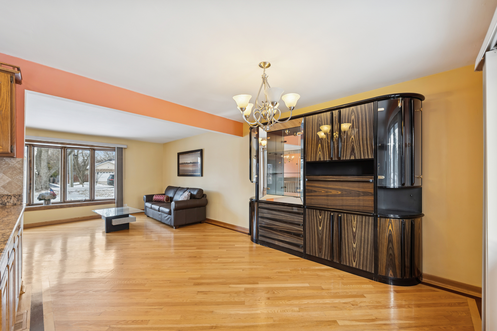 10033 S 87th Avenue, Palos Hills, IL 60465