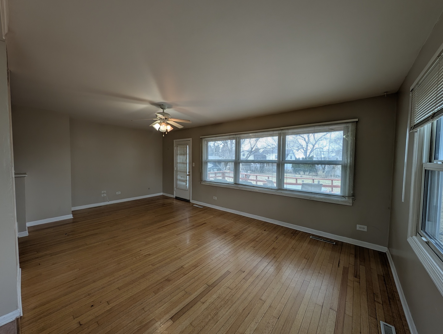 4230 Lindley Street, Downers Grove, IL 60515