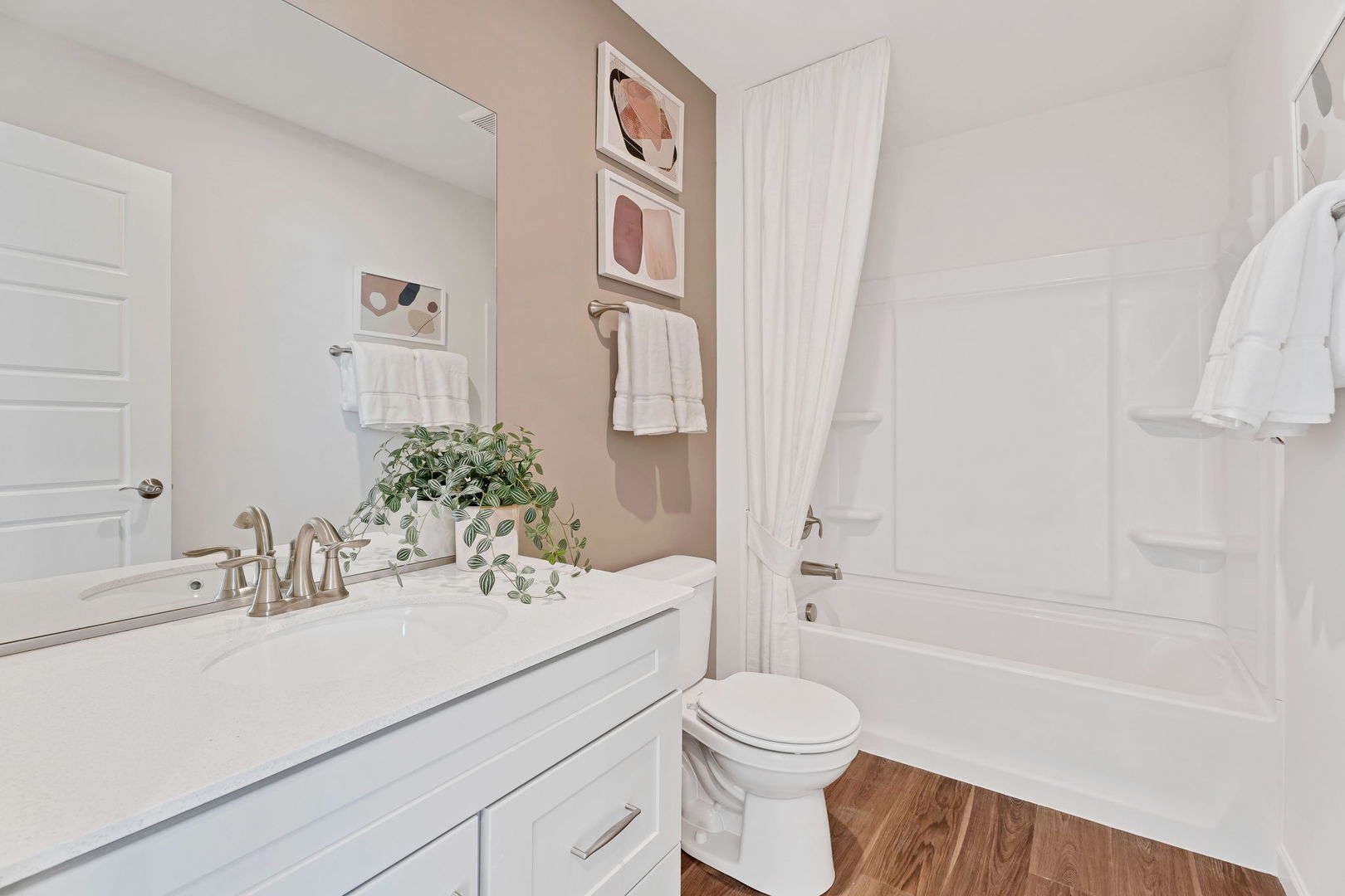 6219 Sandbelt Drive #38001, Woodridge, IL 60517