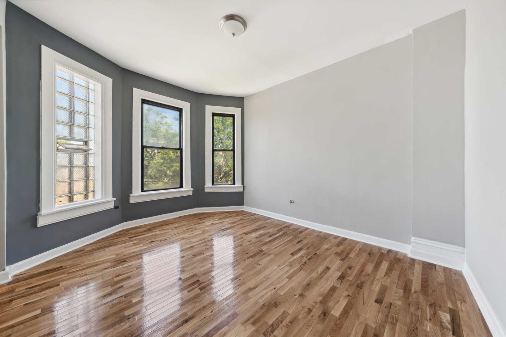 3322 W Congress Parkway, Chicago, IL 60624