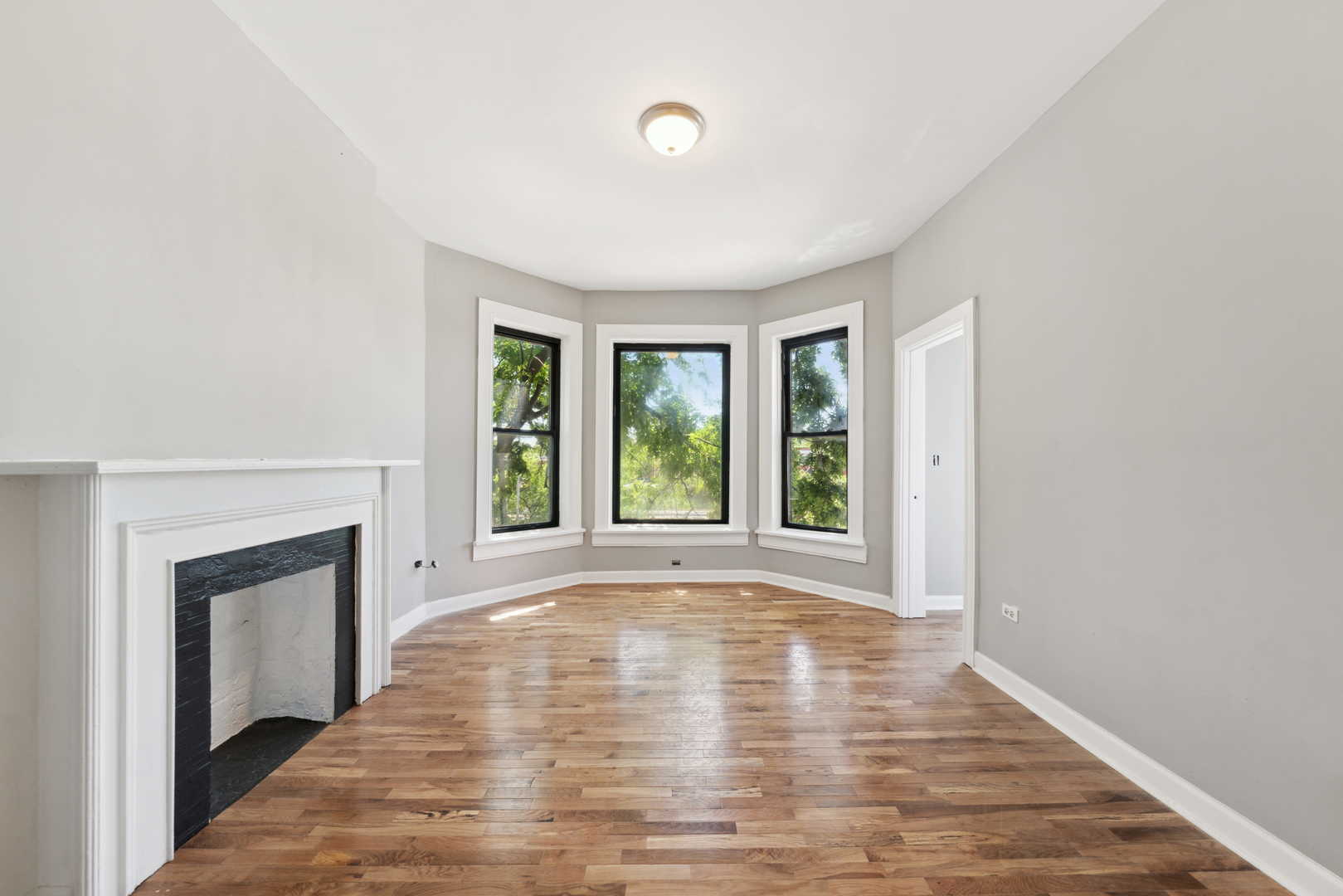 3322 W Congress Parkway, Chicago, IL 60624