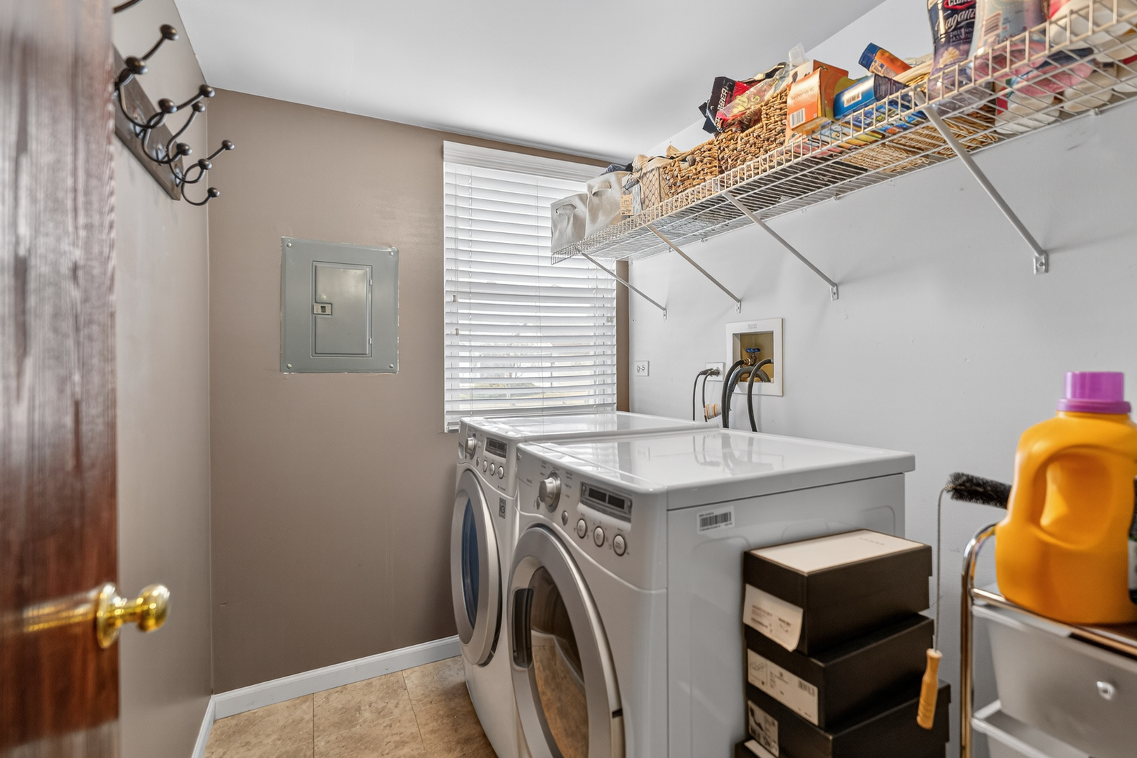 1254 Red Oak Court, Elgin, IL 60120