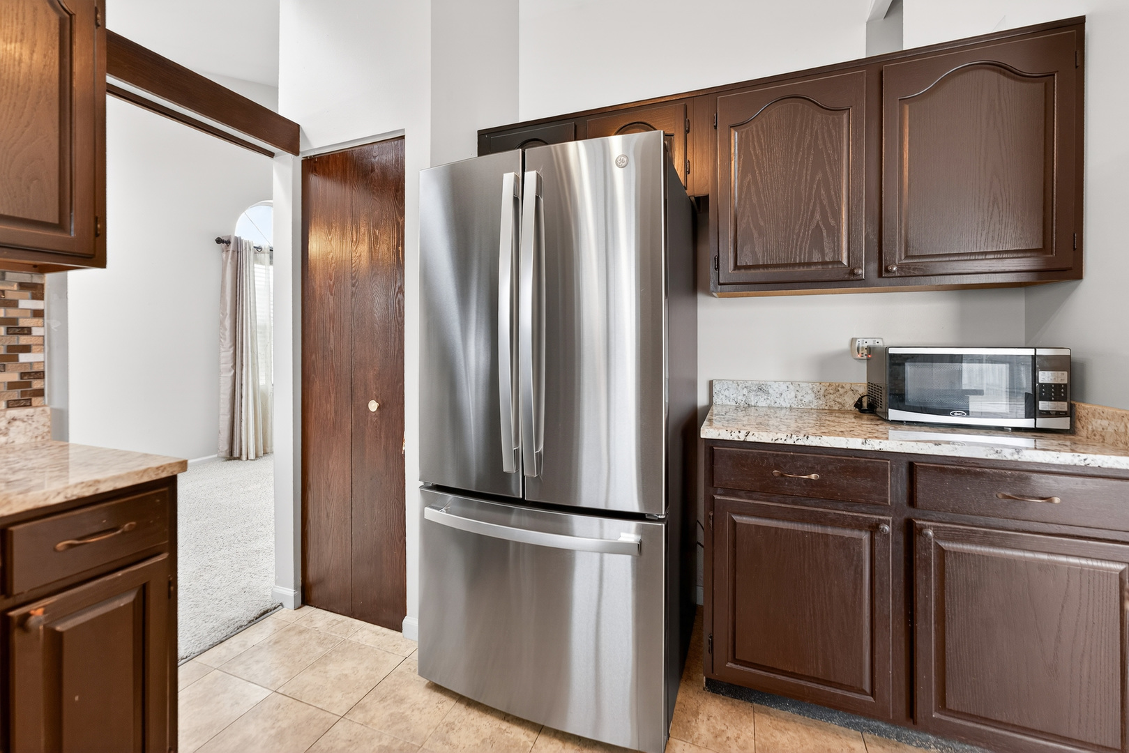 1254 Red Oak Court, Elgin, IL 60120